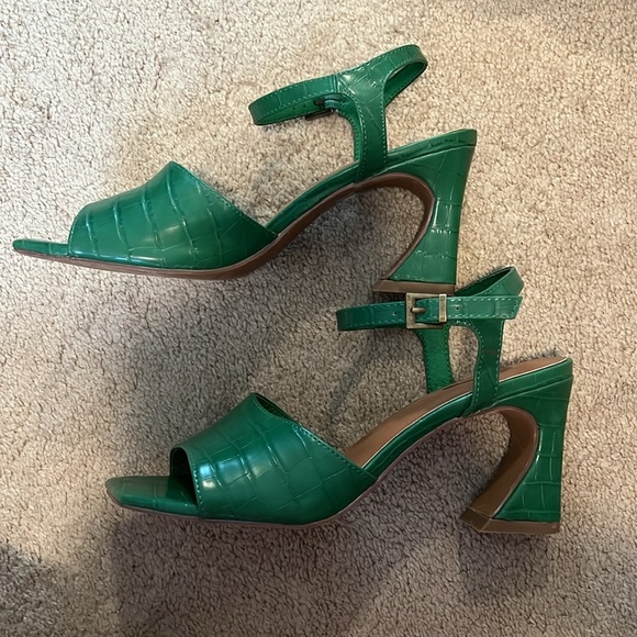 Maurices Emerald Green Croc-Embossed Sandals - Picture 2 of 5